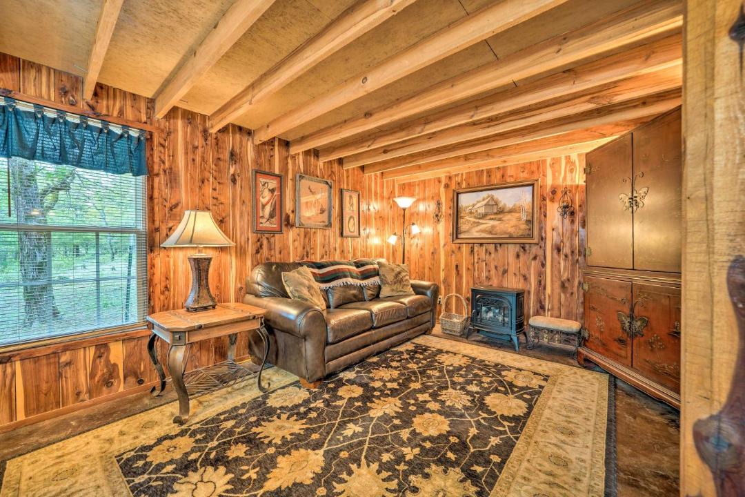 Photo of Livingroom in Nashoba
