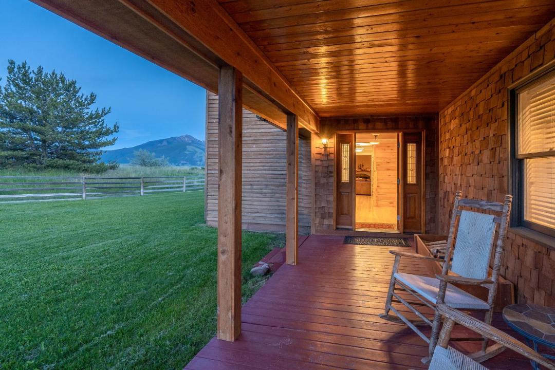 Photo of Patio Balcony in Emigrant