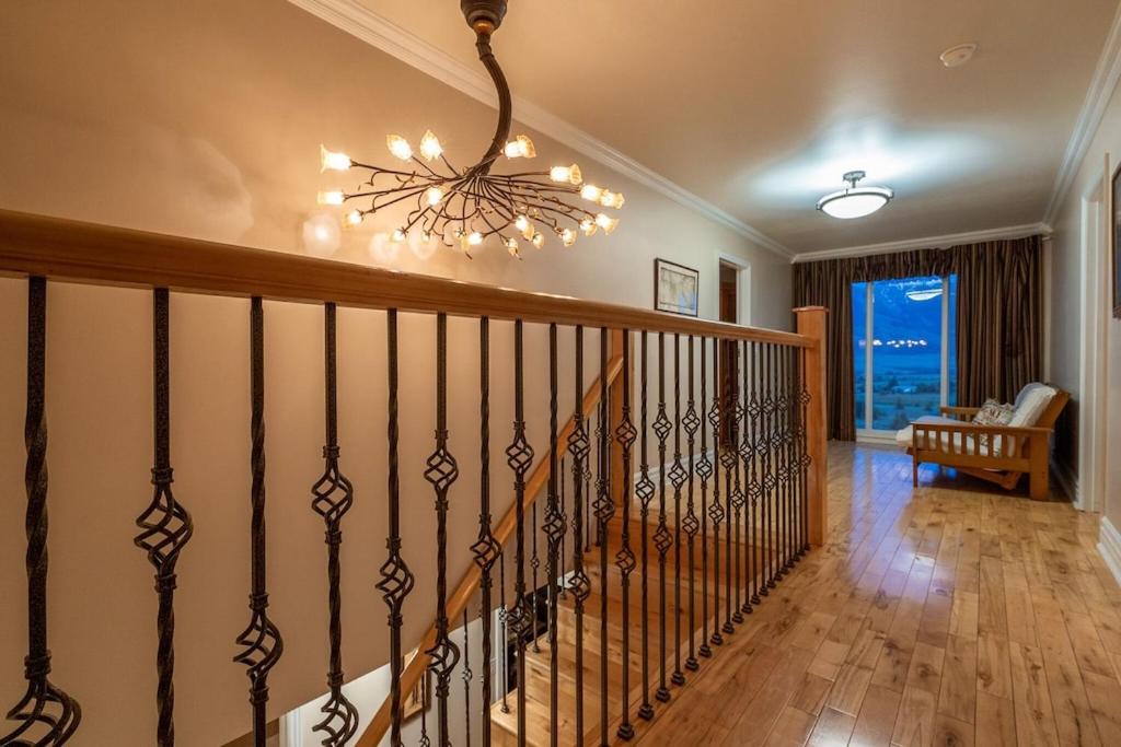 Photo of Livingroom in Emigrant