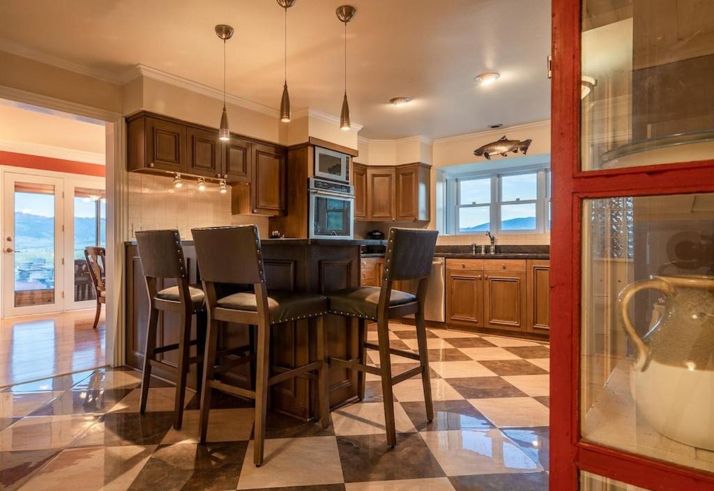 Photo of Livingroom in Emigrant