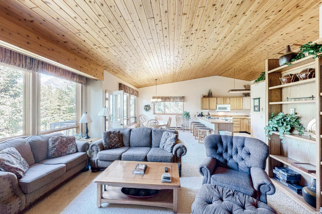 Photo of Livingroom in Big Sky