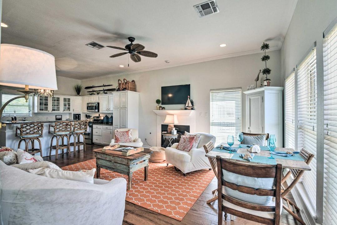 Photo of Livingroom in Pirates Beach West