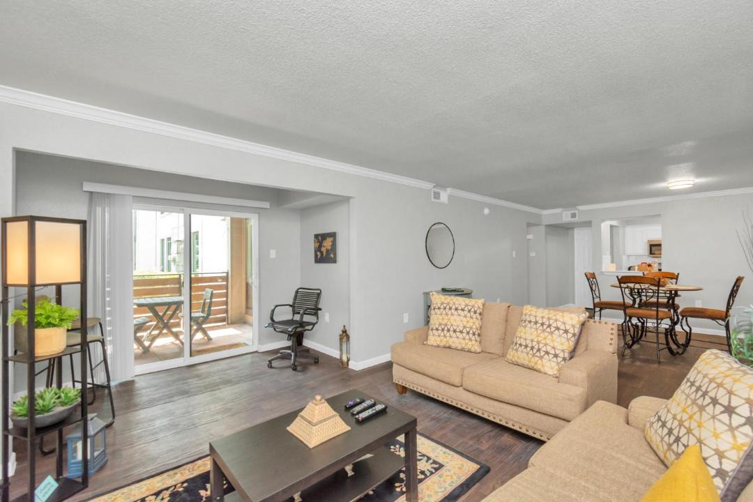 Photo of Livingroom in Braeswood Place