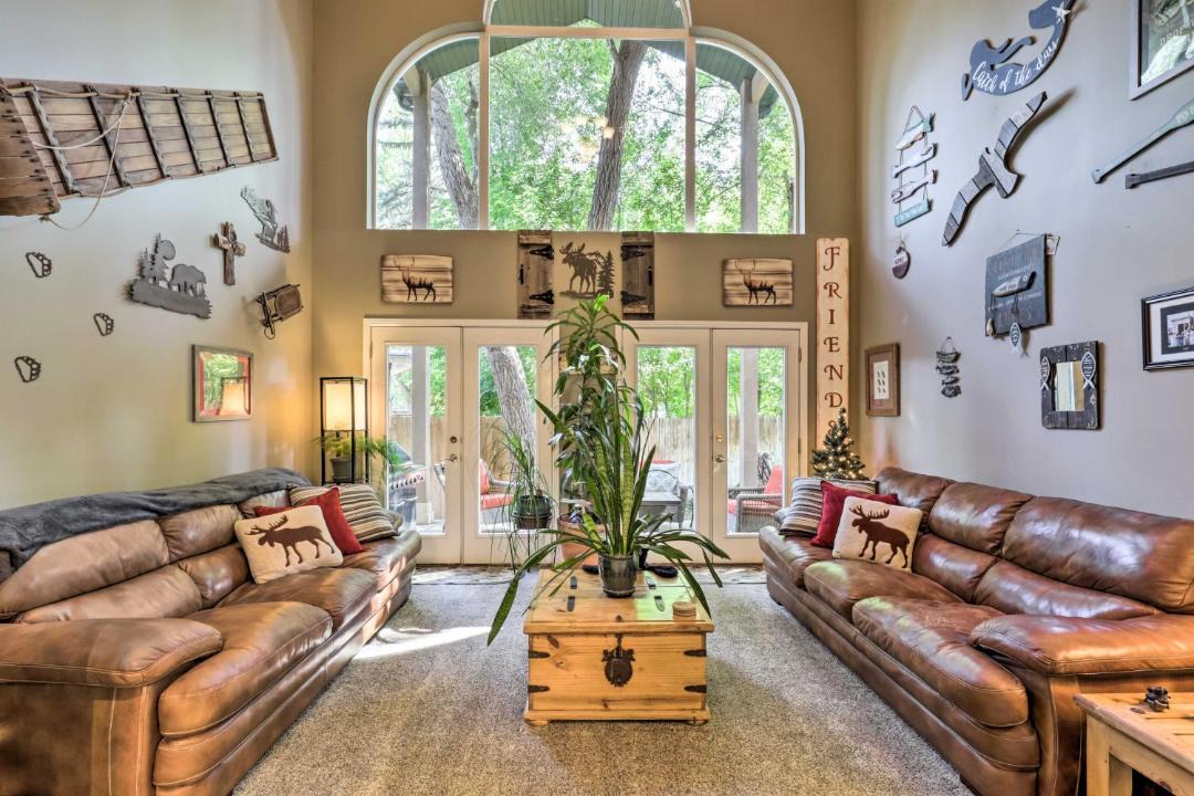 Photo of Livingroom in Millcreek