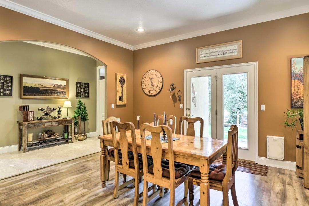 Photo of Livingroom in Millcreek