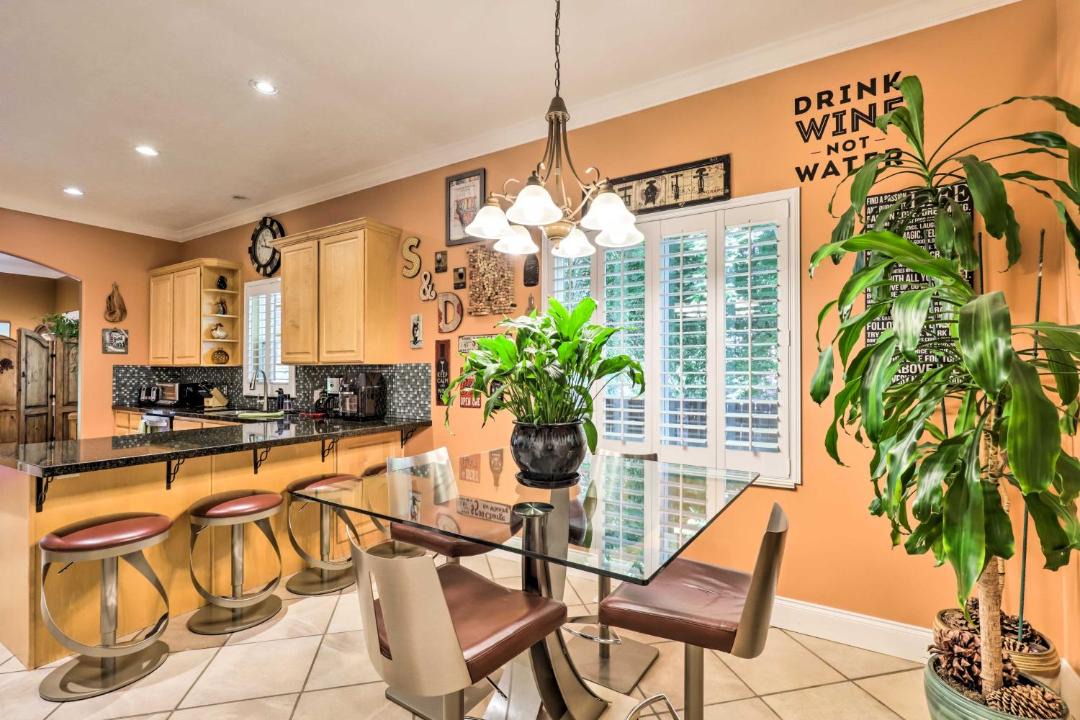 Photo of Livingroom in Millcreek