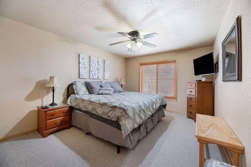 Photo of Bedroom in Lead