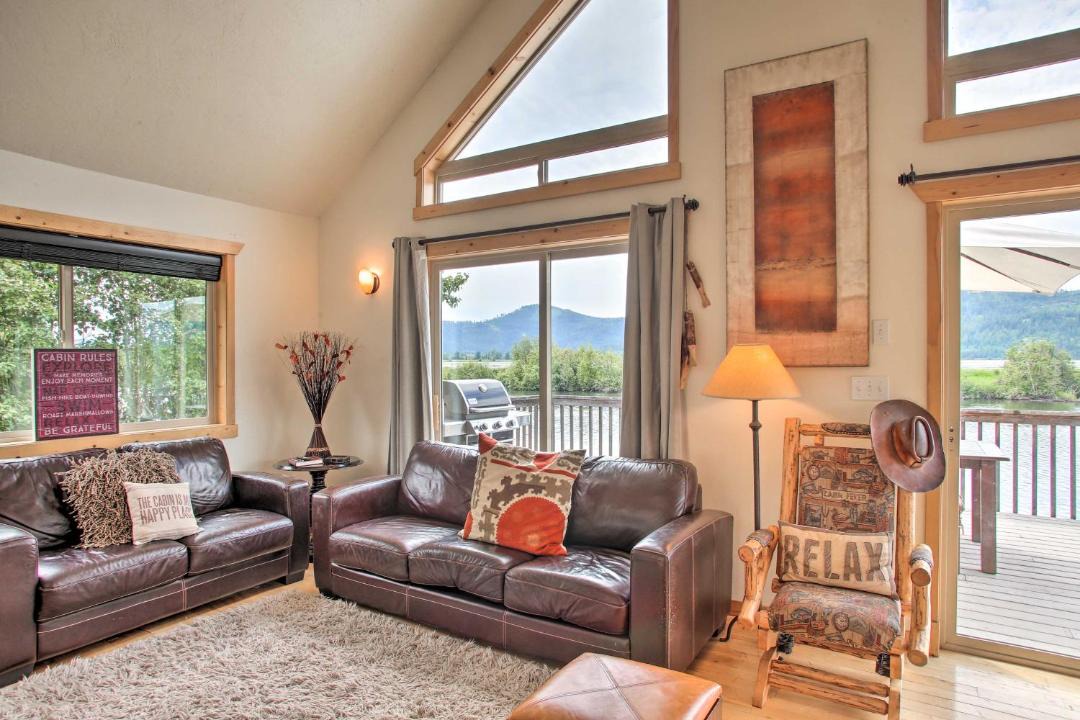Photo of Livingroom in St. Maries