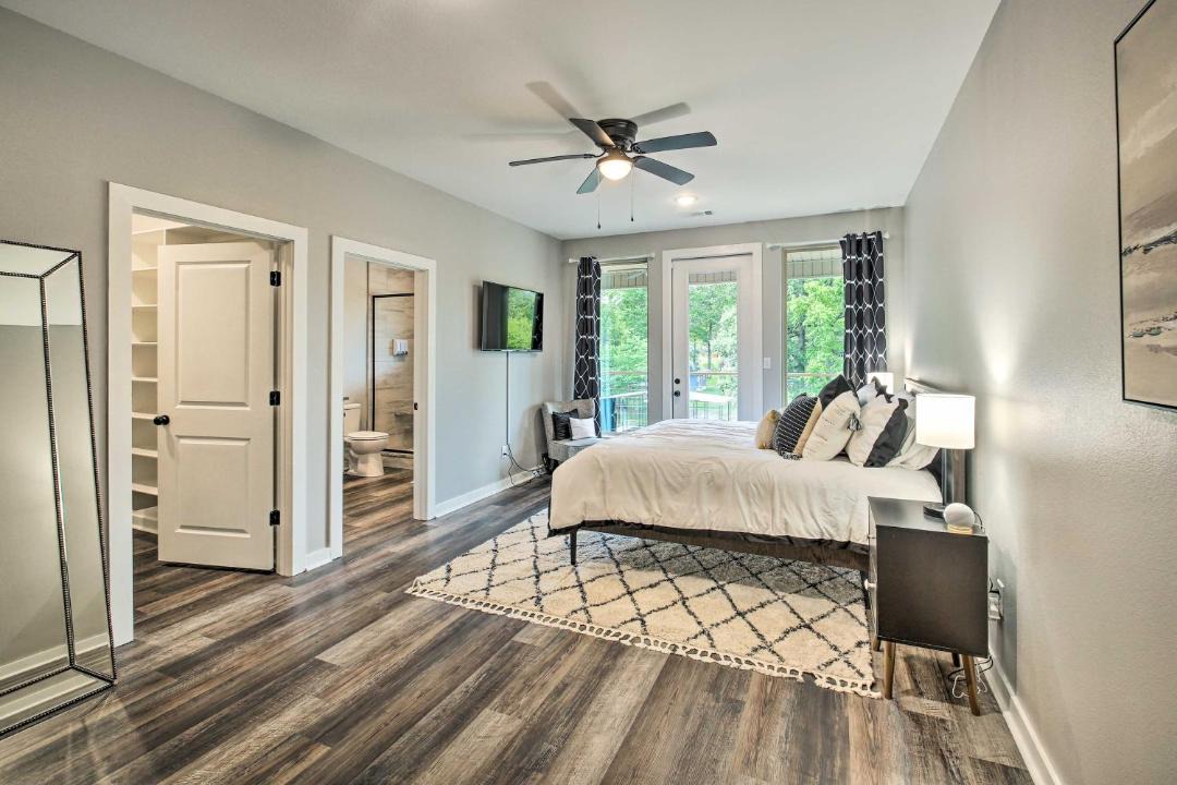 Photo of Bedroom in Lake Hamilton