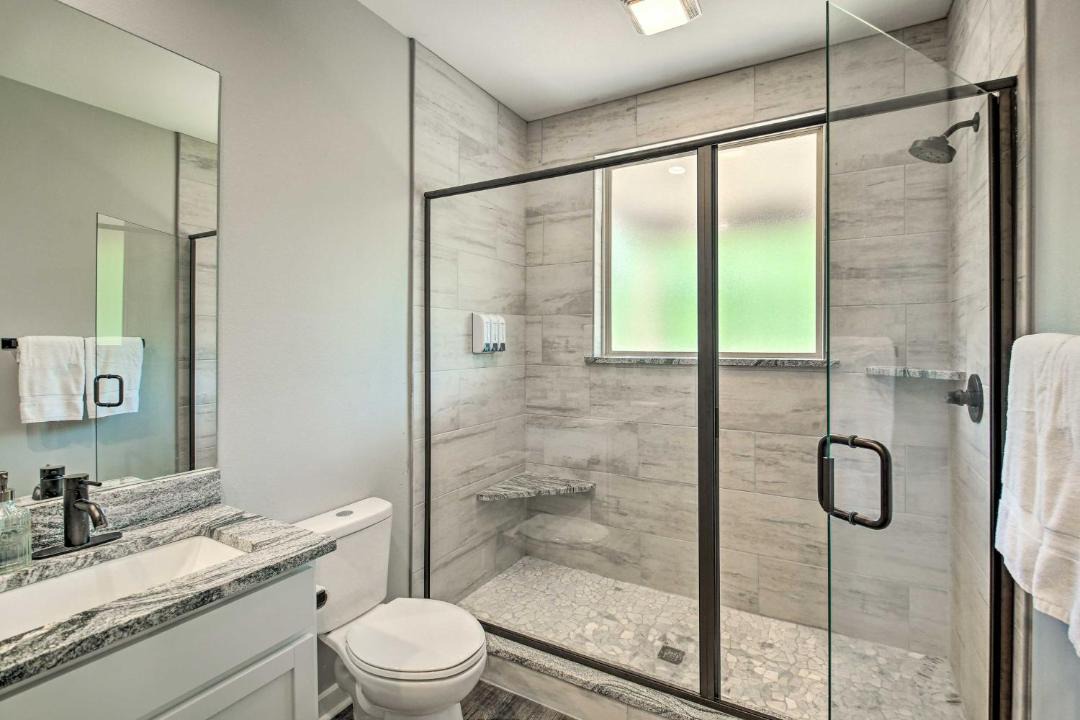 Photo of Bathroom in Lake Hamilton