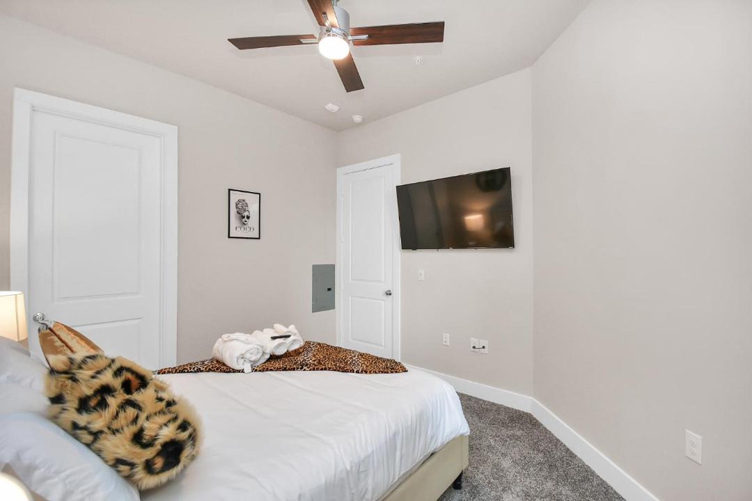 Photo of Bedroom in Washington Ave./ Memorial Park