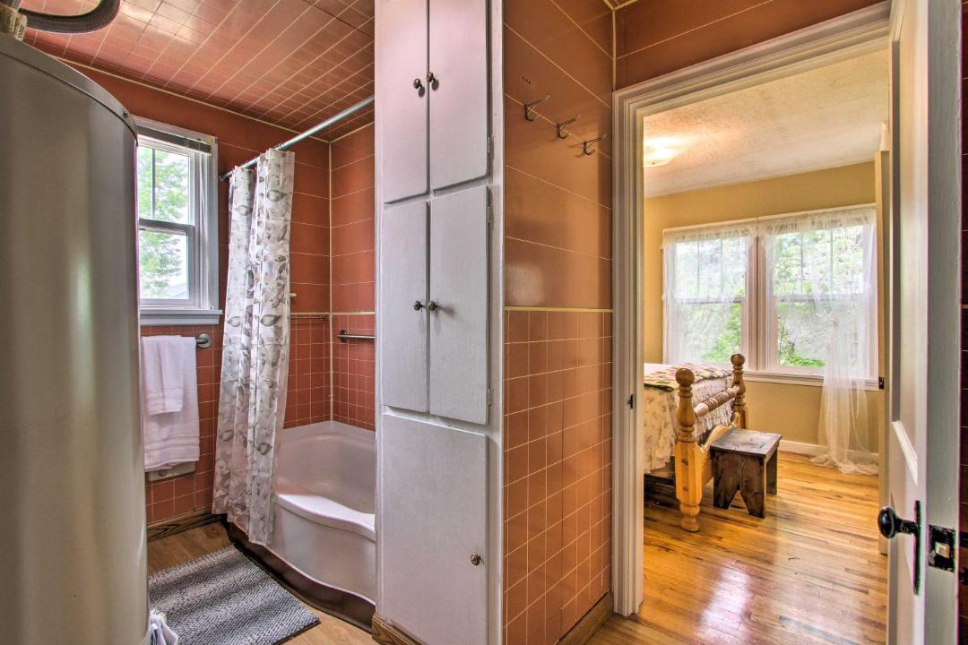 Photo of Bathroom in Grantsdale