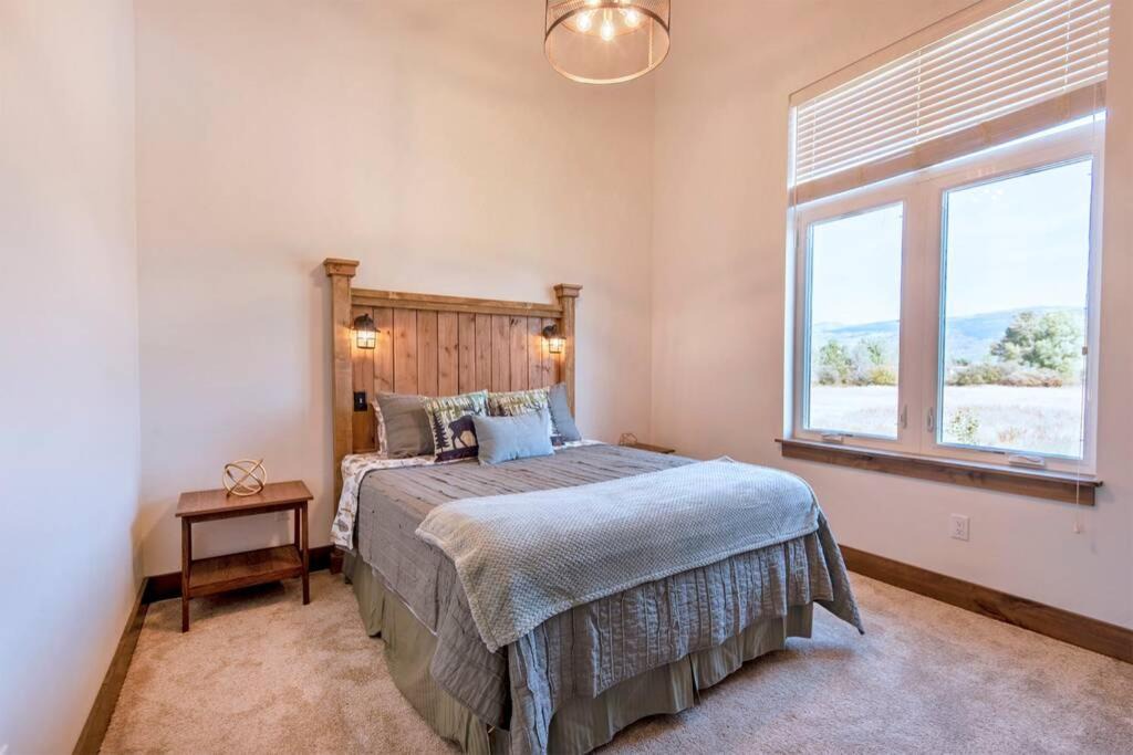 Photo of Bedroom in Victor