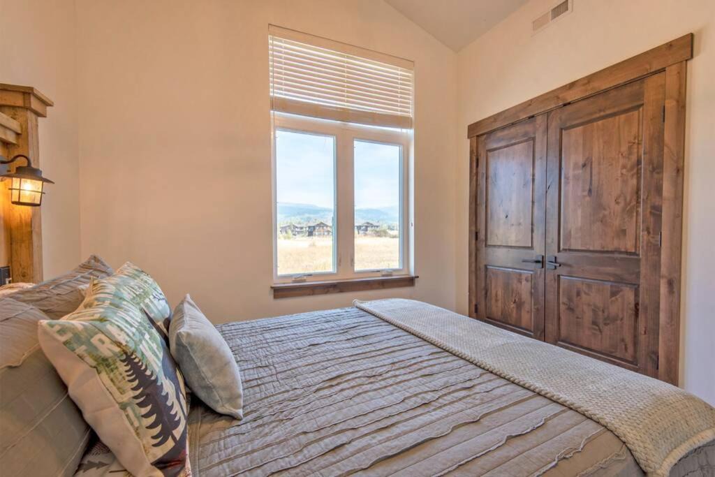Photo of Bedroom in Victor