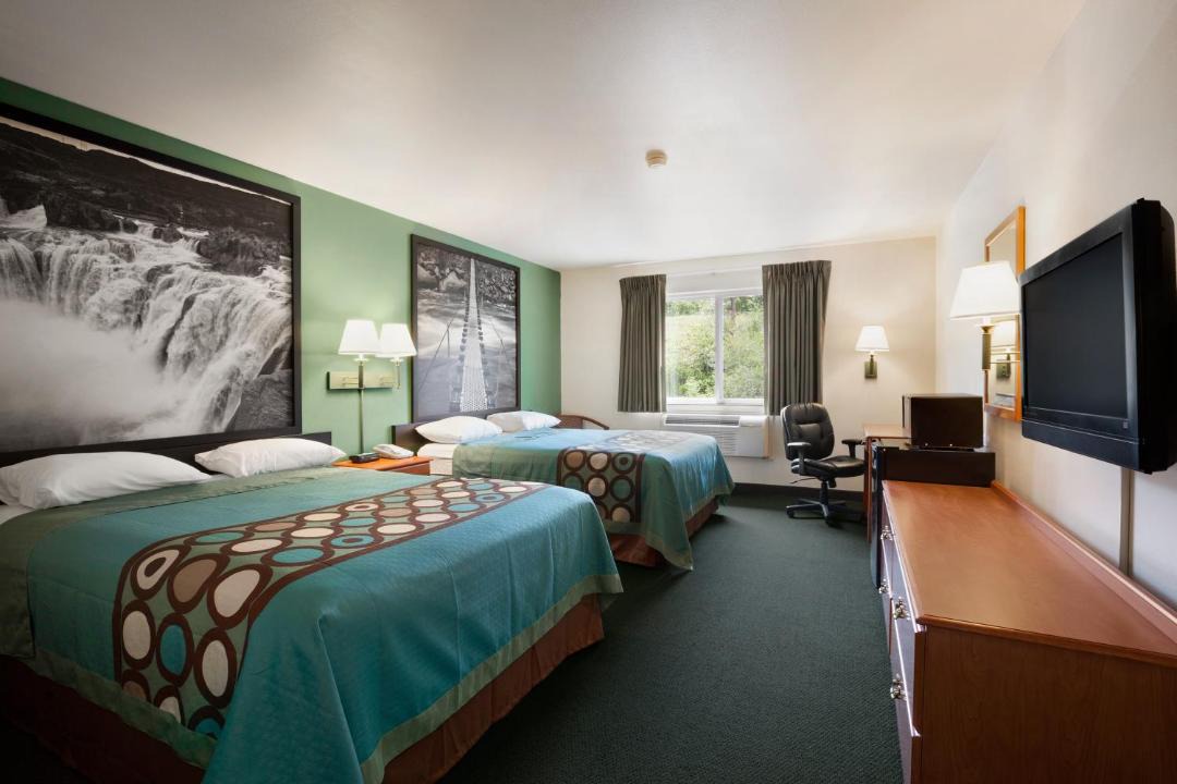 Photo of Bedroom in Salmon