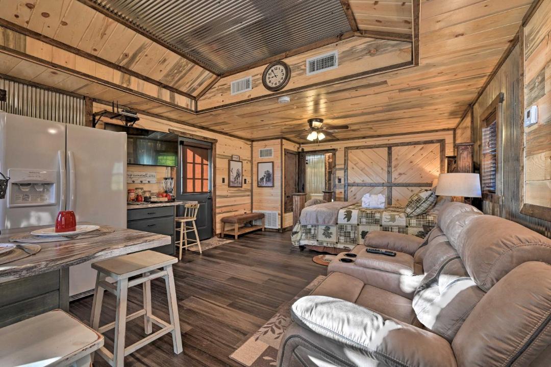 Photo of Livingroom in Broken Bow