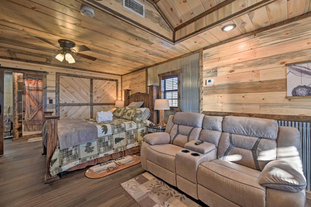 Photo of Livingroom in Broken Bow