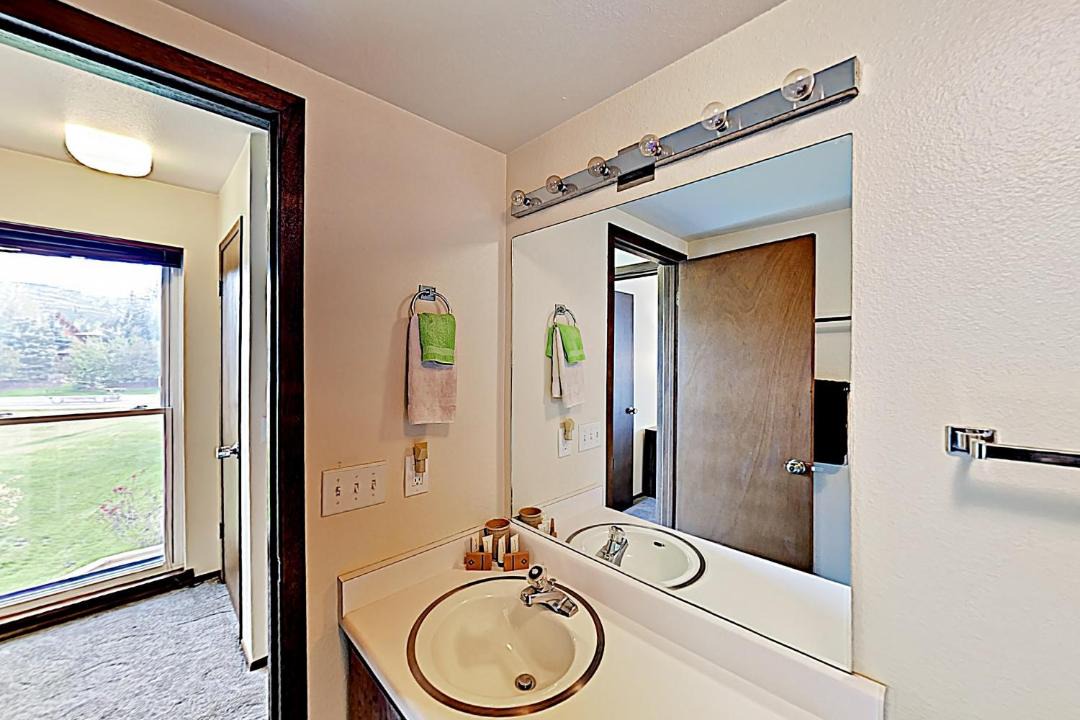 Photo of Bathroom in Park Meadows