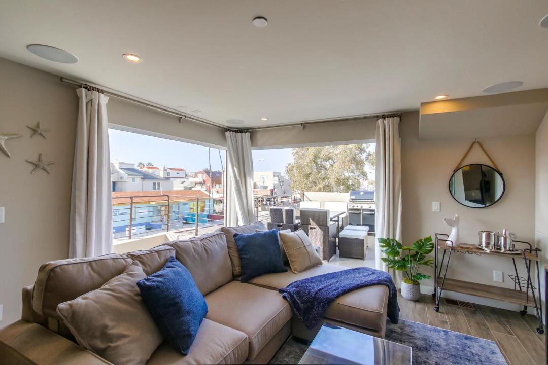 Photo of Livingroom in Mission Beach