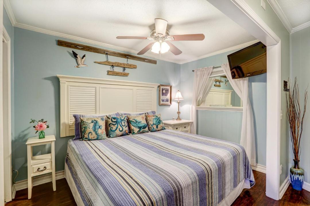 Photo of Bedroom in Tybee Island