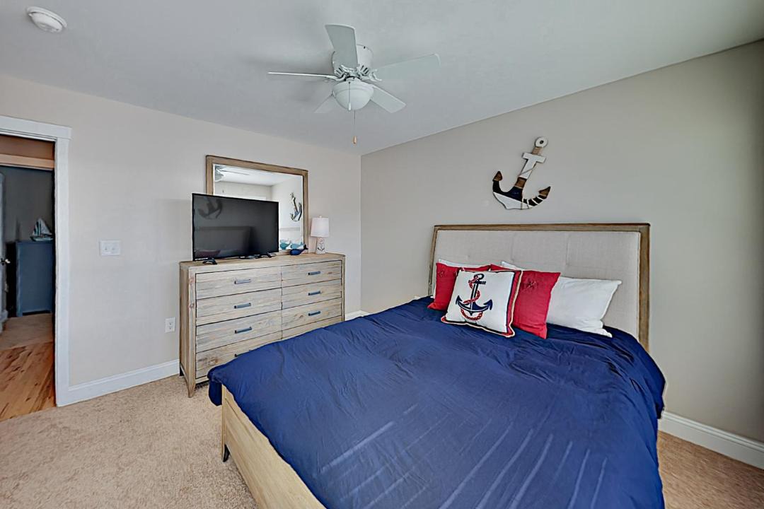 Photo of Bedroom in Tybee Island