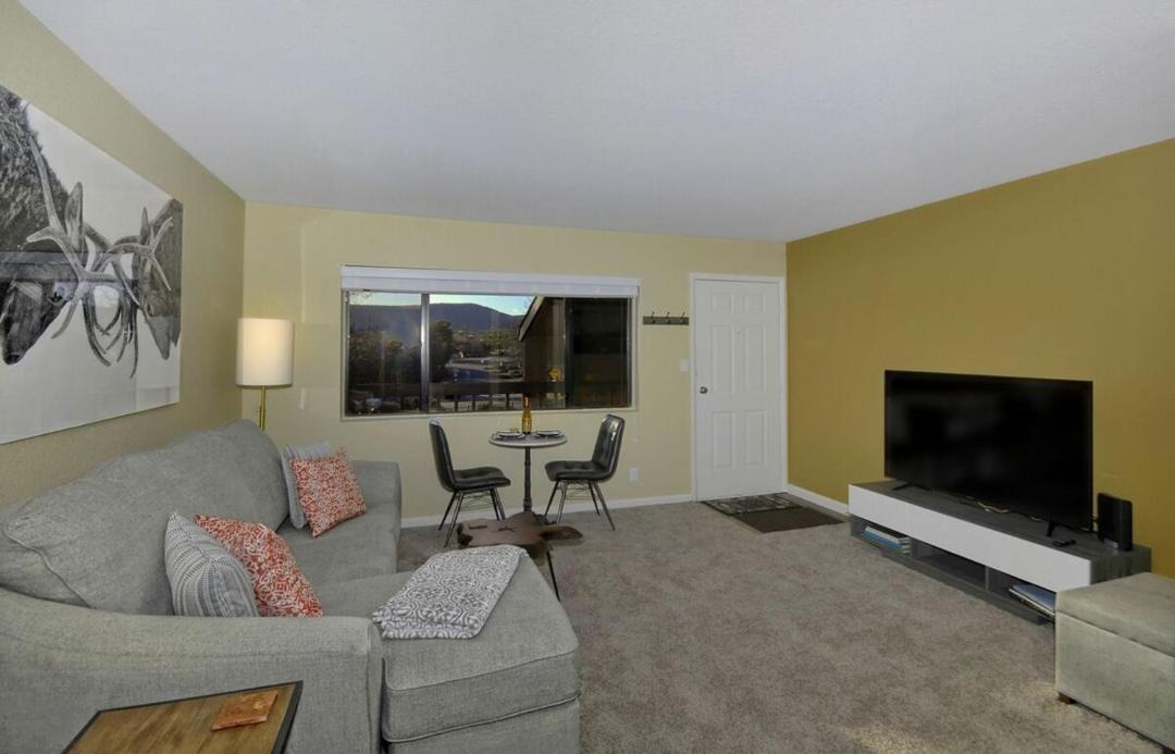 Photo of Livingroom in Oak Creek