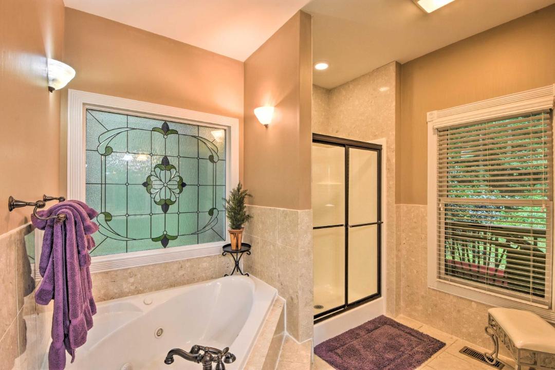 Photo of Bathroom in East Ellijay