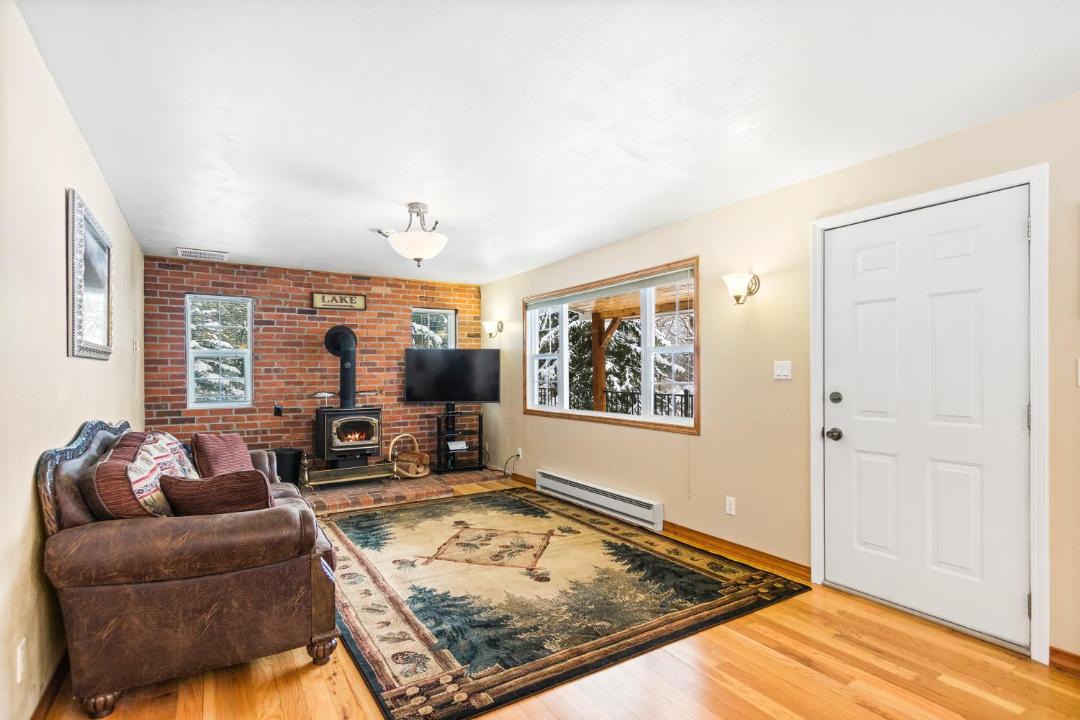 Photo of Livingroom in Hayden