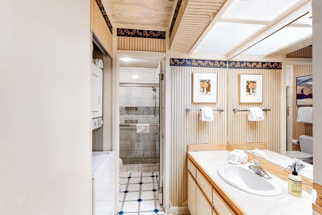 Photo of Bathroom in Elkhorn