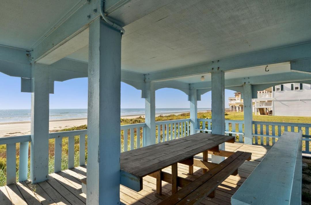Photo of Livingroom in Sands Of Kahala Beach