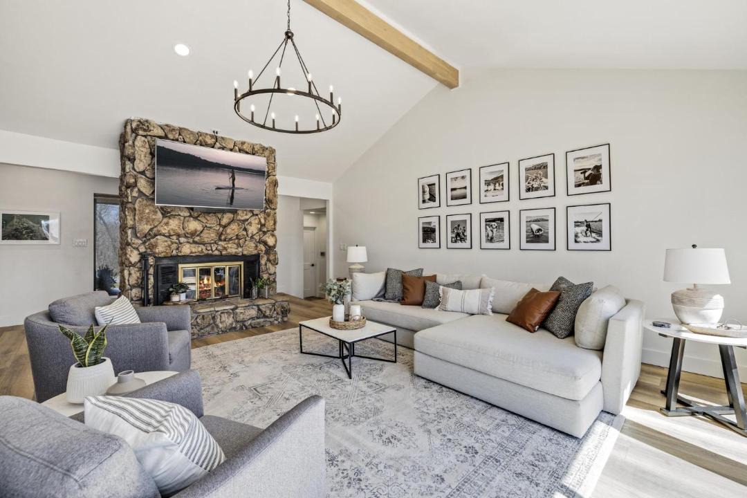 Photo of Livingroom in Rogers
