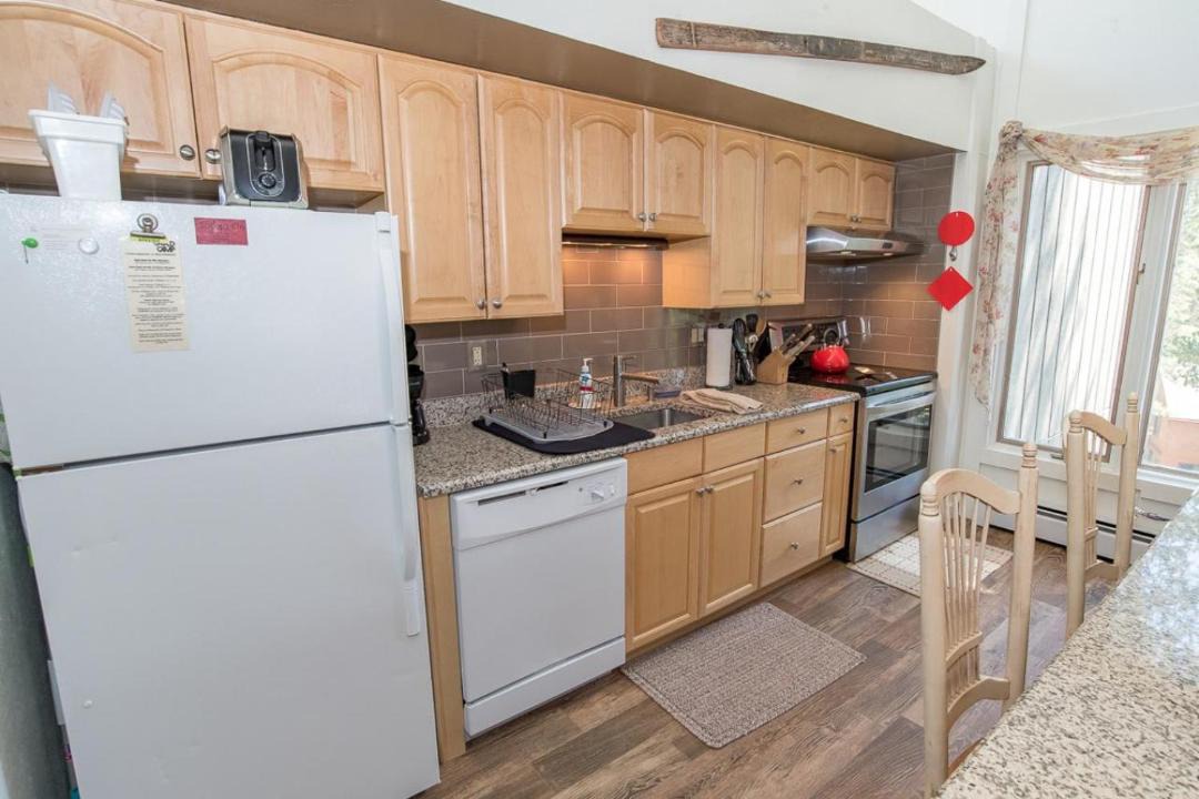 Photo of Kitchen in Peak 8