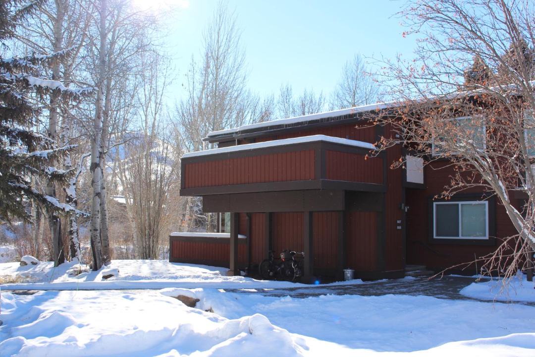 Photo of Buildings in Elkhorn