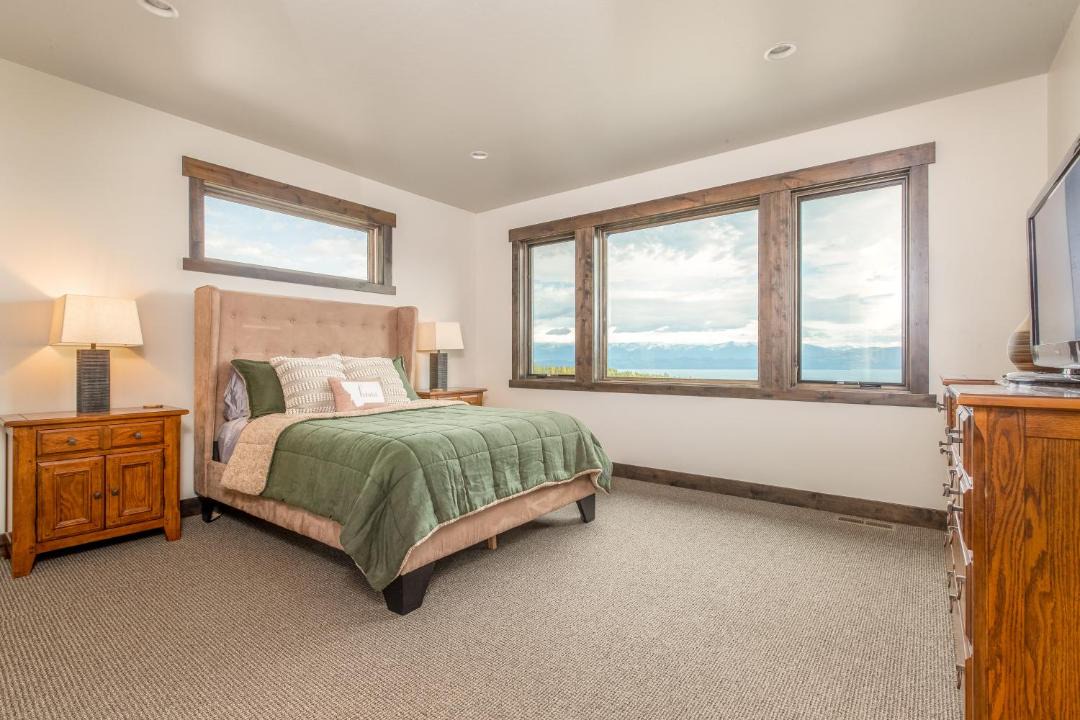 Photo of Bedroom in Lakeside