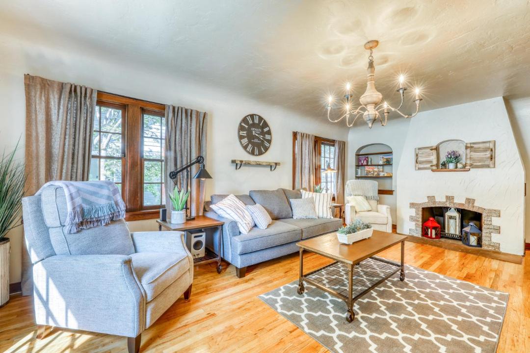 Photo of Livingroom in North End