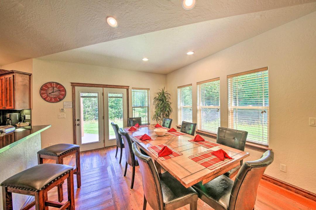 Photo of Livingroom in Priest River