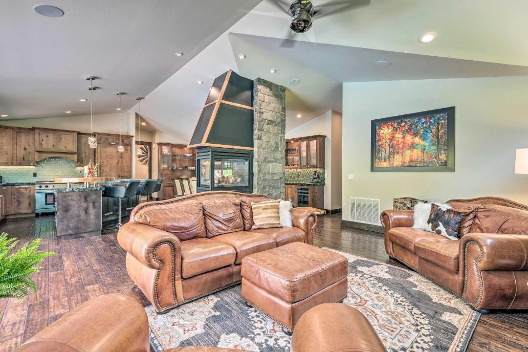 Photo of Livingroom in North Creek