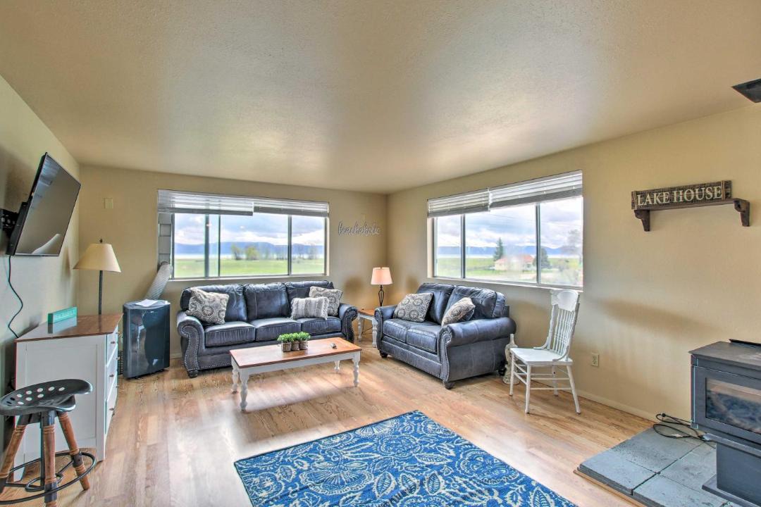 Photo of Livingroom in St. Charles