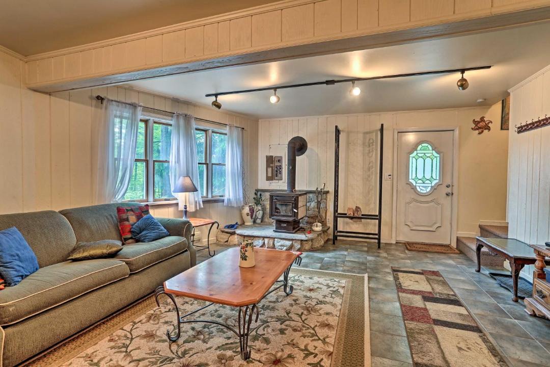 Photo of Livingroom in Pocono Lake