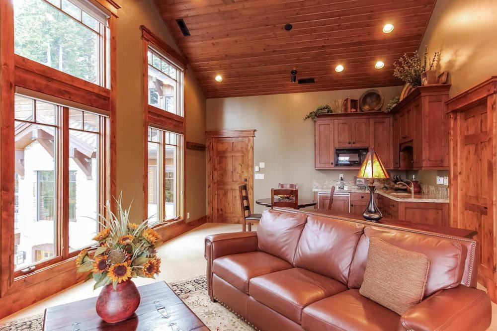 Photo of Livingroom in Tamarack Resort