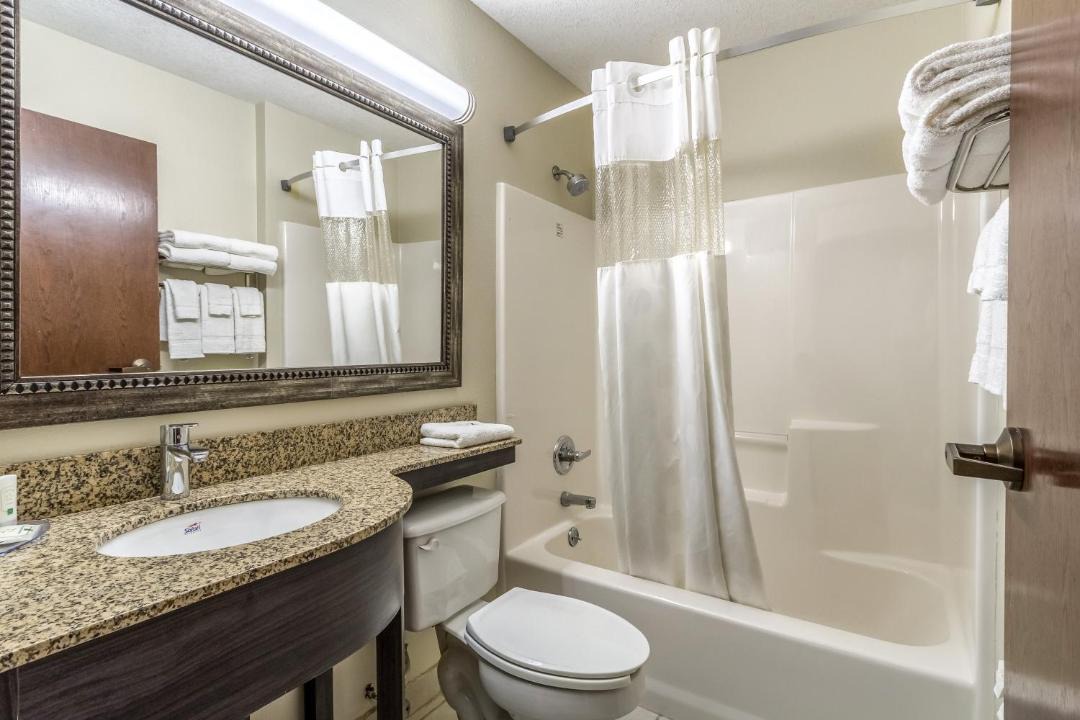 Photo of Bathroom in North Lima