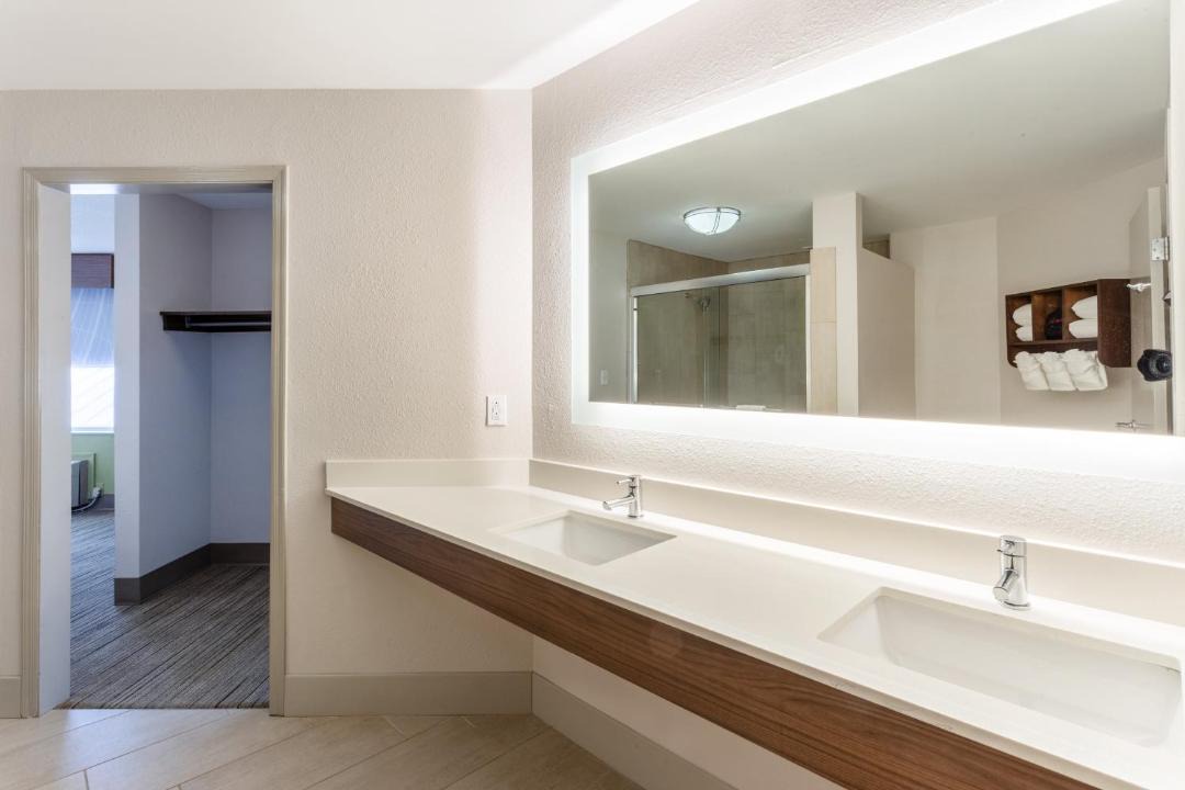 Photo of Bathroom in Scottsburg