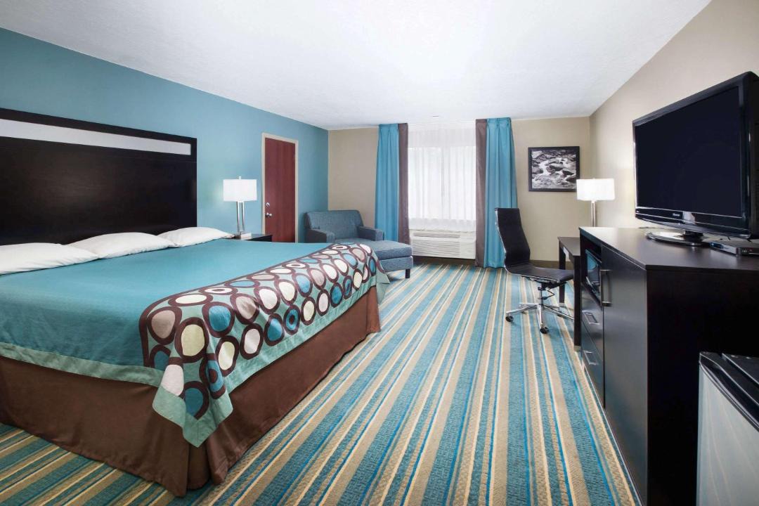 Photo of Bedroom in Sulphur