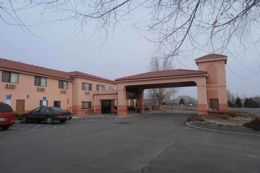 Photo of Buildings in Thermopolis