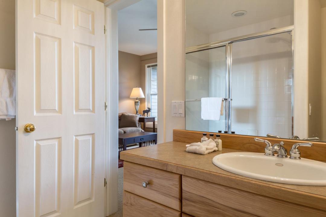 Photo of Bathroom in Saddle Ridge
