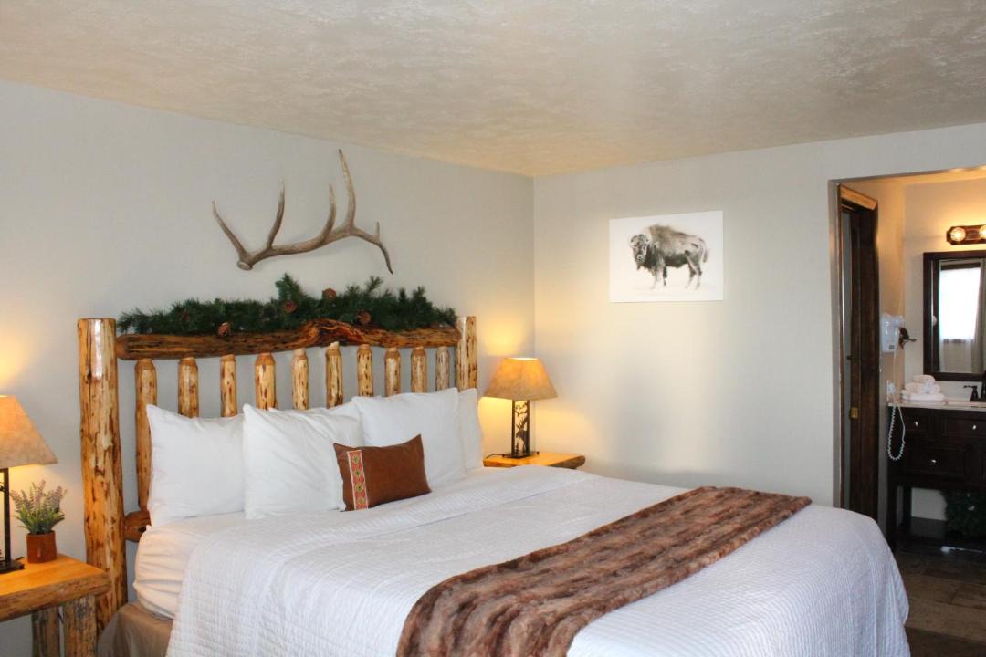Photo of Bedroom in West Yellowstone