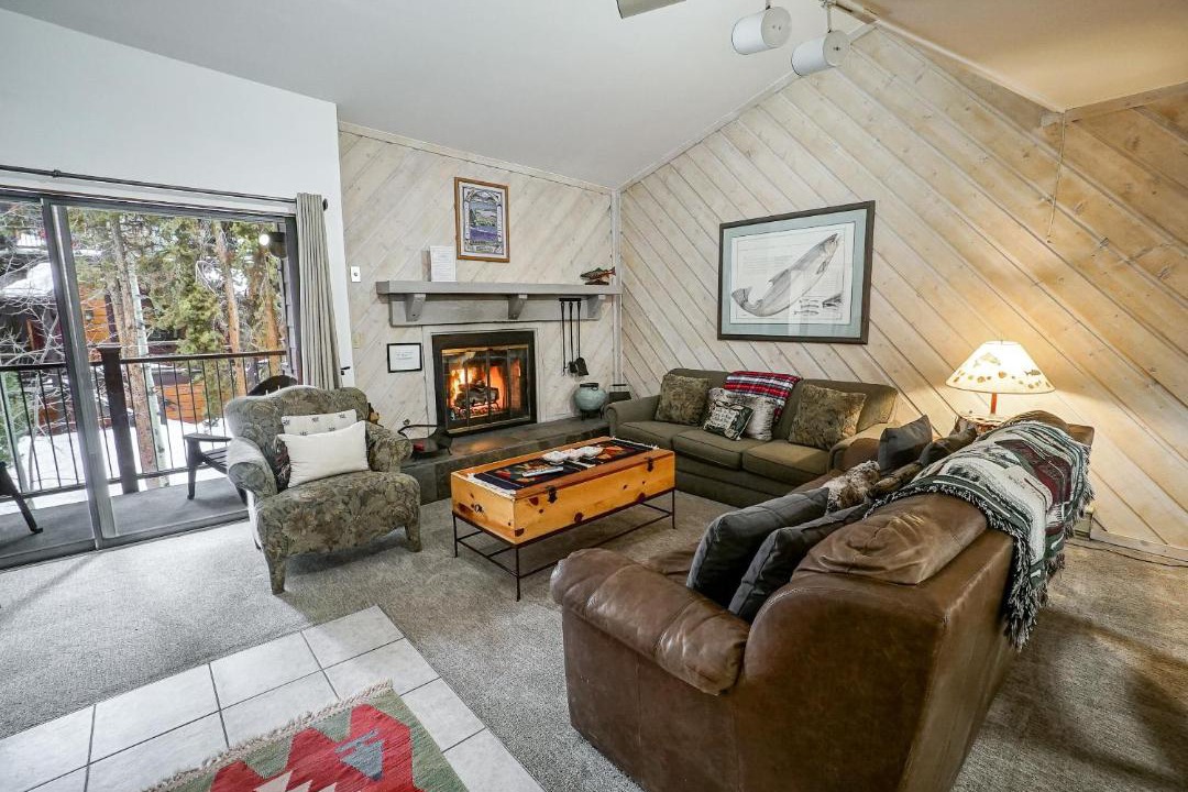 Photo of Livingroom in Four O'Clock