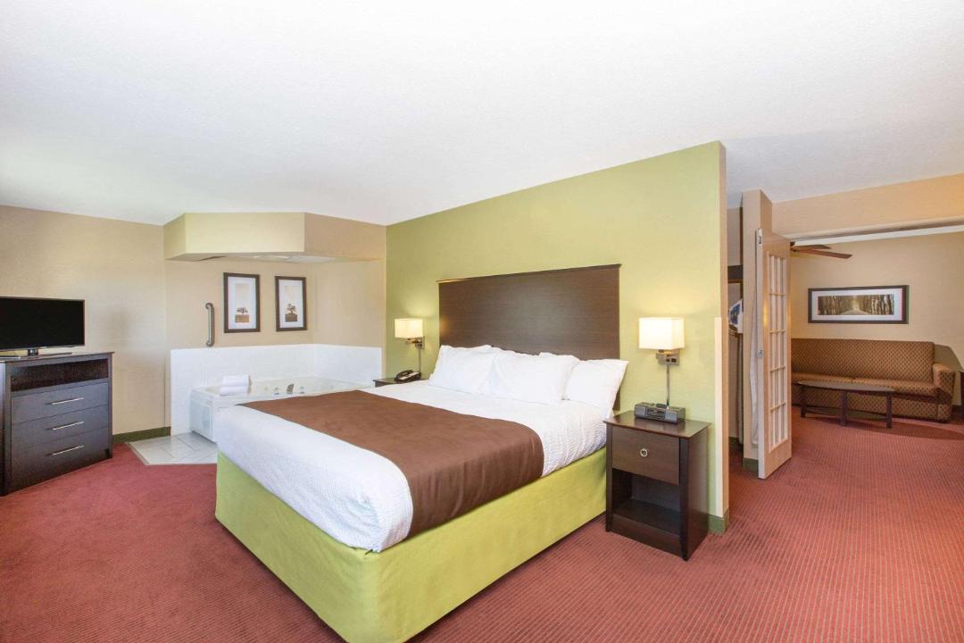 Photo of Bedroom in Okoboji