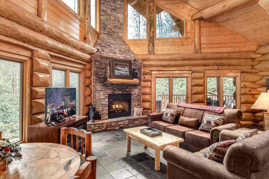 Photo of Livingroom in Pittman Center