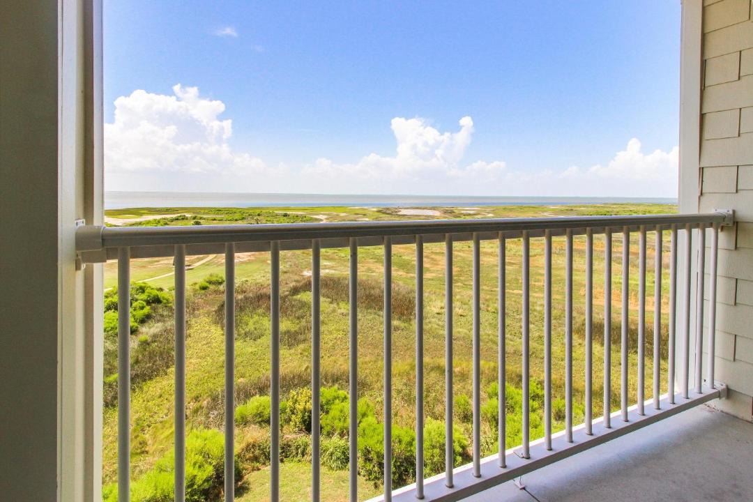 Photo of Patio Balcony in Red Fish Cove